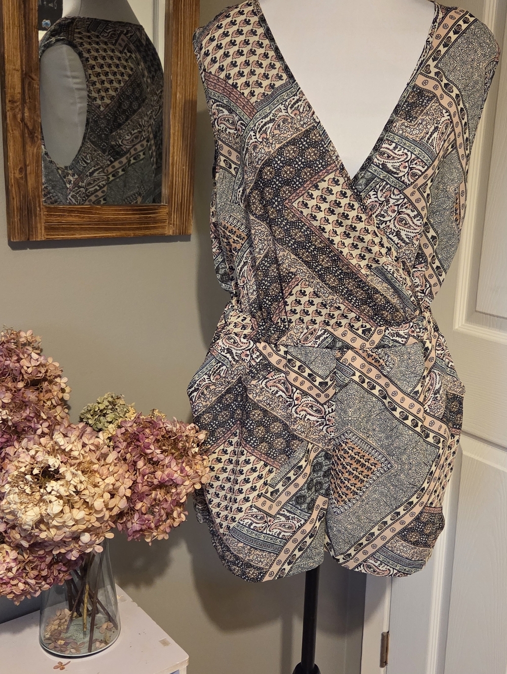 Sleeveless Patterned Romper in Taupe & Black